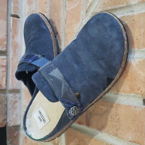 Earth Origin Clogs - Picture 1 of 5